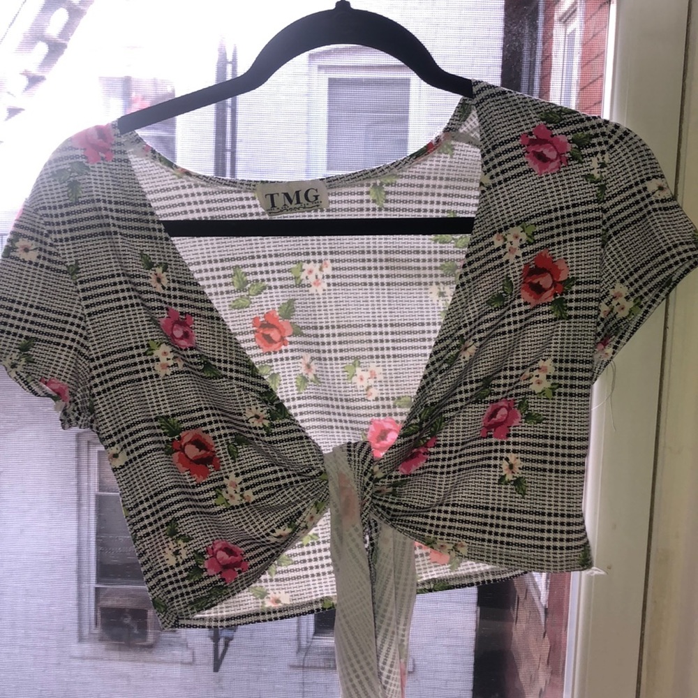TMJ CROSS CROP TOP